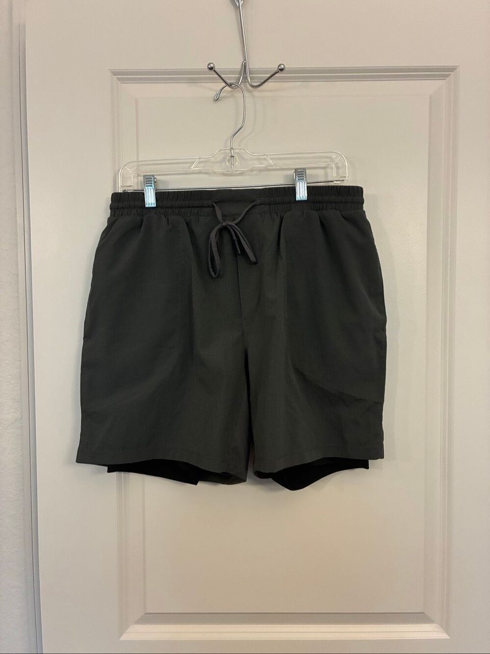 Lululemon Bowline shorts men’s size large 